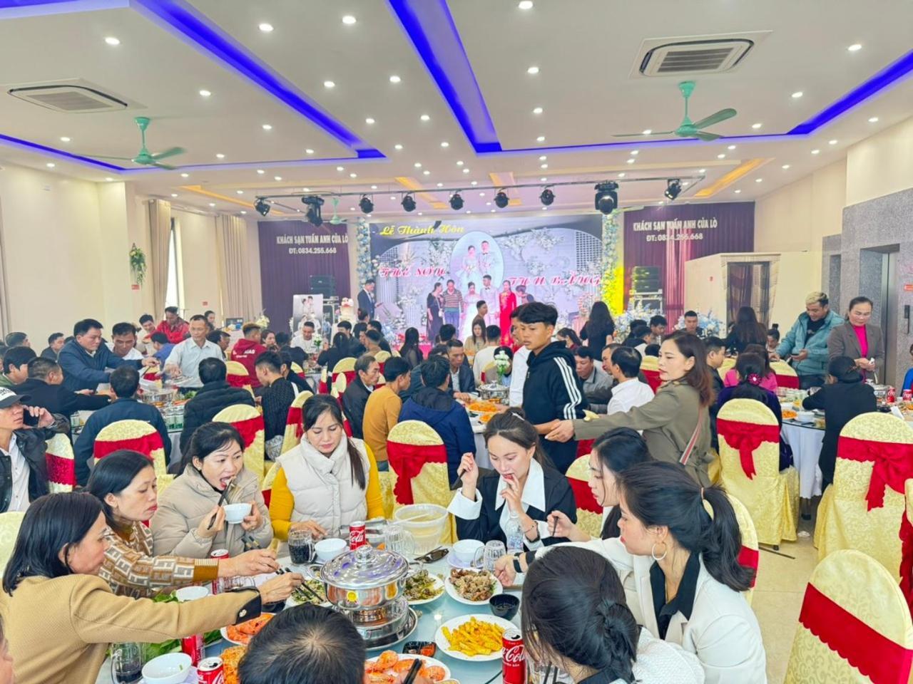 Hotel Khach San Tuan Anh Cửa Lò Zewnętrze zdjęcie