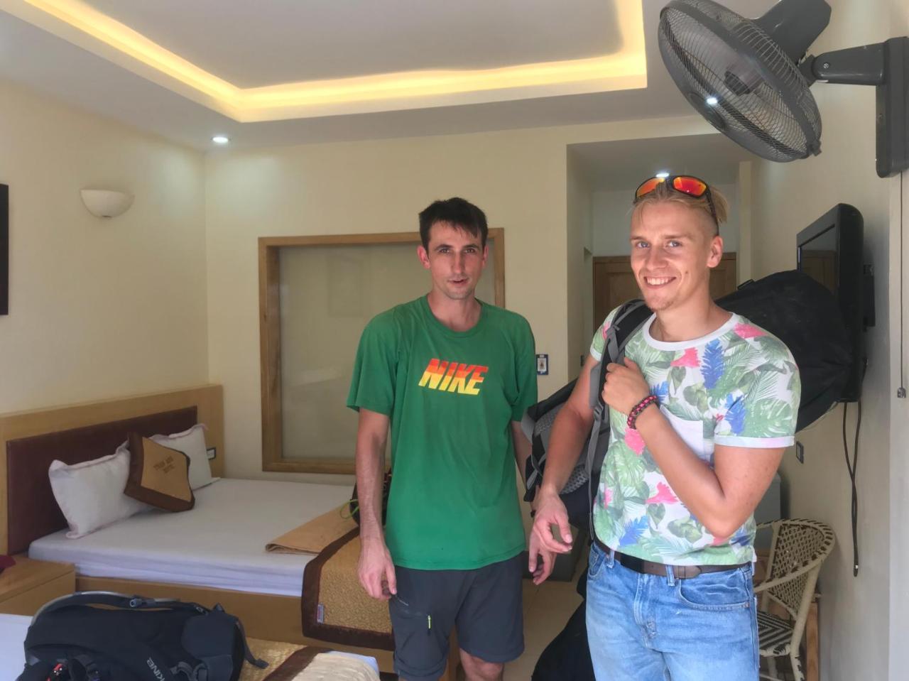 Hotel Khach San Tuan Anh Cửa Lò Zewnętrze zdjęcie